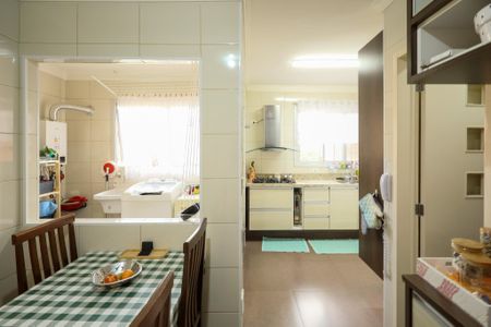 Apartamento à venda com 140m², 4 quartos e 3 vagas Apartamento à venda com 140m², 4 quartos e 3 vagasCozinha