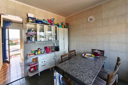 Casa à venda com 390m², 2 quartos e 2 vagasBanheiro