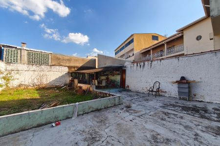 Casa à venda com 390m², 2 quartos e 2 vagasQuintal