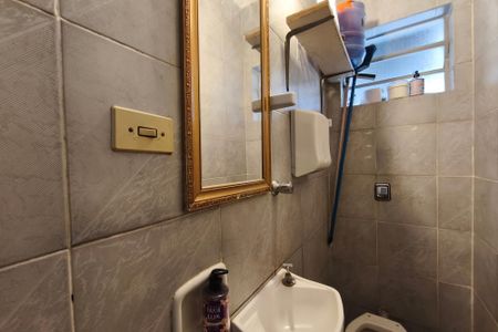 Casa à venda com 390m², 2 quartos e 2 vagasCômodo extra