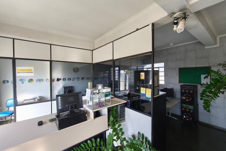 Casa à venda com 390m², 2 quartos e 2 vagasCômodo extra