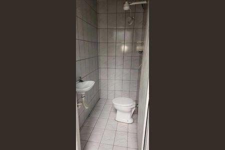 Casa para alugar com 220m², 5 quartos e 2 vagas Casa para alugar com 220m², 5 quartos e 2 vagasBanheiro