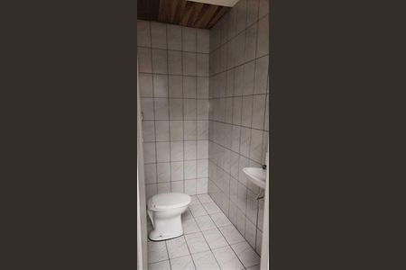 Casa para alugar com 220m², 5 quartos e 2 vagas Casa para alugar com 220m², 5 quartos e 2 vagasBanheiro