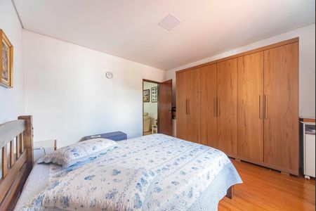 Casa à venda com 200m², 2 quartos e 2 vagasQuarto 1