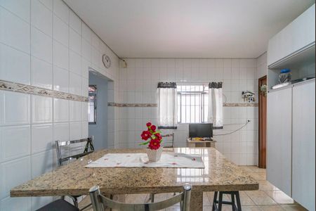 Casa à venda com 200m², 2 quartos e 2 vagasCozinha 