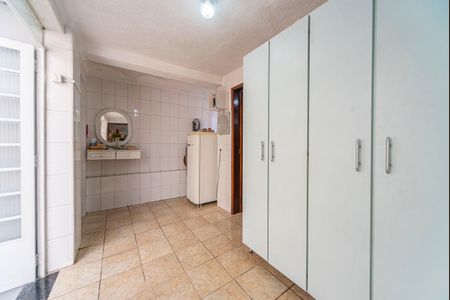 Casa à venda com 200m², 2 quartos e 2 vagasDespensa