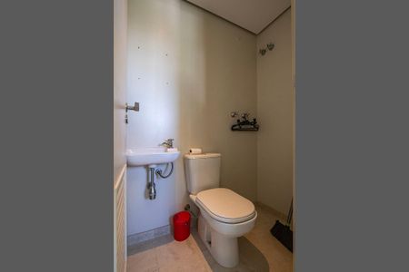 Apartamento para alugar com 128m², 2 quartos e 3 vagas Apartamento para alugar com 128m², 2 quartos e 3 vagasÁrea de Serviço - Banheiro