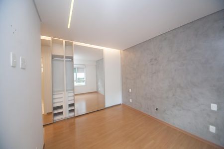 Apartamento para alugar com 77m², 2 quartos e 2 vagassuite