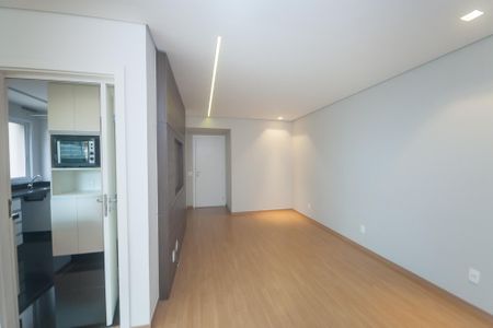 Apartamento para alugar com 77m², 2 quartos e 2 vagassala