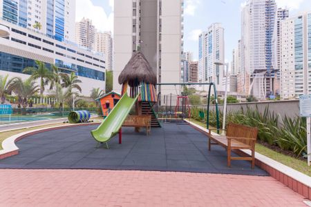 Apartamento para alugar com 77m², 2 quartos e 2 vagasÁrea comum - Playground
