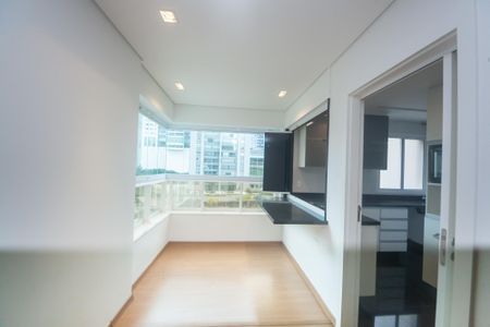 Apartamento para alugar com 77m², 2 quartos e 2 vagassala