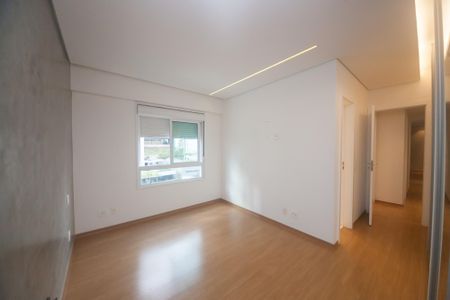 Apartamento para alugar com 77m², 2 quartos e 2 vagassuite