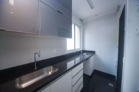 Apartamento para alugar com 77m², 2 quartos e 2 vagasCozinha