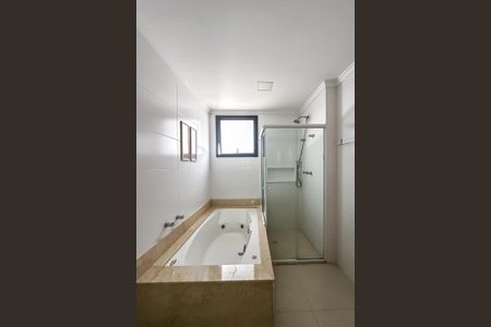 Apartamento para alugar com 186m², 3 quartos e 4 vagasBanheiro da Suíte 1