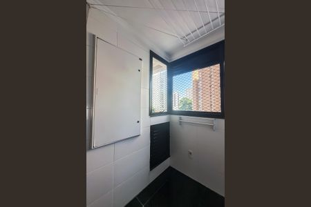 Apartamento para alugar com 186m², 3 quartos e 4 vagasÁrea de Serviço