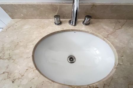 Apartamento para alugar com 186m², 3 quartos e 4 vagasBanheiro da Suíte 2