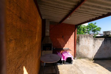 Casa à venda com 95m², 2 quartos e sem vagaQuintal