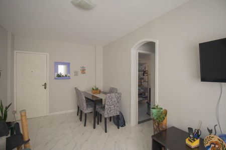 Apartamento para alugar com 62m², 2 quartos e 1 vagaSala