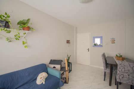 Sala de apartamento para alugar com 2 quartos, 62m² em Sete Pontes, São Gonçalo