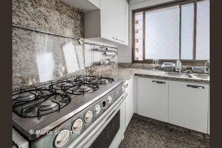 Apartamento à venda com 156m², 4 quartos e 3 vagas