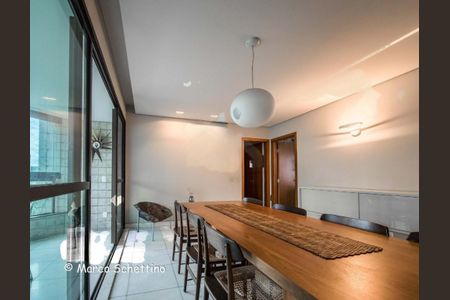 Apartamento à venda com 156m², 4 quartos e 3 vagas