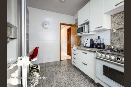 Apartamento à venda com 156m², 4 quartos e 3 vagas