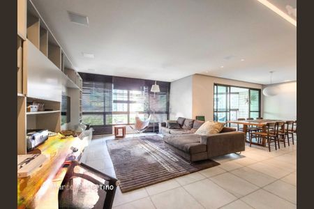 Apartamento à venda com 156m², 4 quartos e 3 vagas