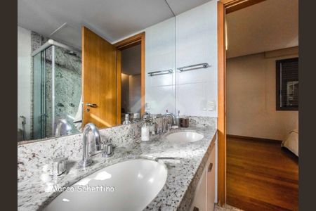 Apartamento à venda com 156m², 4 quartos e 3 vagas