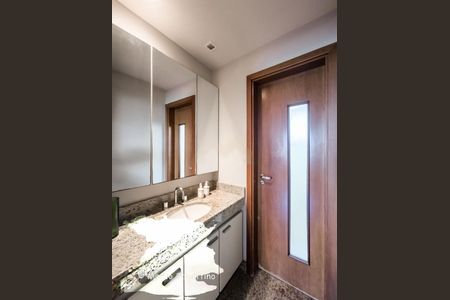 Apartamento à venda com 156m², 4 quartos e 3 vagas