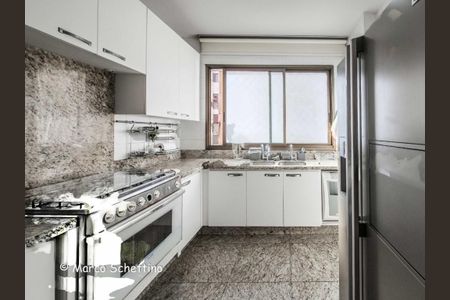 Apartamento à venda com 156m², 4 quartos e 3 vagas