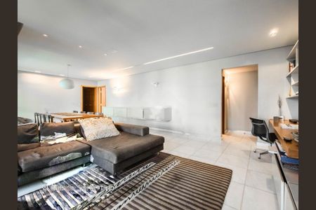 Apartamento à venda com 156m², 4 quartos e 3 vagas