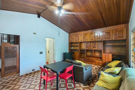 Casa para alugar com 264m², 4 quartos e 5 vagas Casa para alugar com 264m², 4 quartos e 5 vagasSala