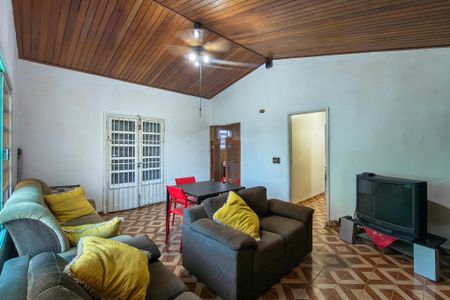 Casa para alugar com 264m², 4 quartos e 5 vagas Casa para alugar com 264m², 4 quartos e 5 vagasSala