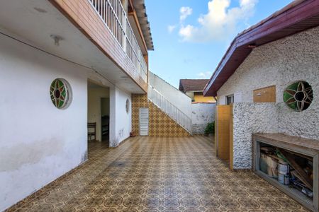 Casa para alugar com 264m², 4 quartos e 5 vagas Casa para alugar com 264m², 4 quartos e 5 vagasQuintal