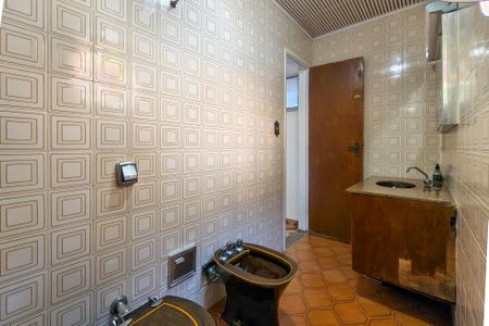Casa para alugar com 264m², 4 quartos e 5 vagas Casa para alugar com 264m², 4 quartos e 5 vagasBanheiro da Suíte