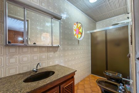 Casa para alugar com 264m², 4 quartos e 5 vagas Casa para alugar com 264m², 4 quartos e 5 vagasBanheiro da Suíte
