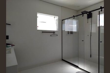 Casa para alugar com 486m², 4 quartos e 9 vagasBanheiro - suíte 1