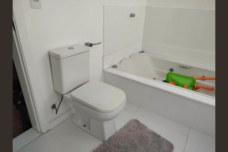 Casa para alugar com 486m², 4 quartos e 9 vagasBanheiro - suíte 4 