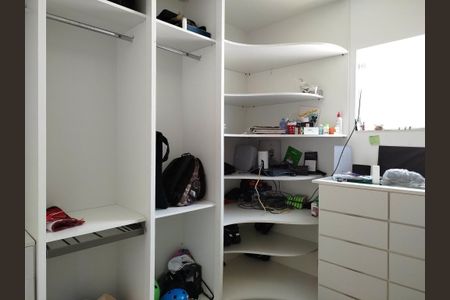 Casa para alugar com 486m², 4 quartos e 9 vagasCloset