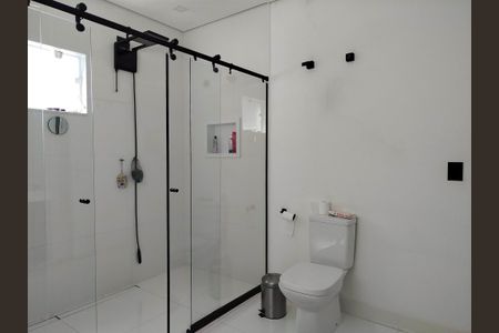 Casa para alugar com 486m², 4 quartos e 9 vagasBanheiro - suíte 1