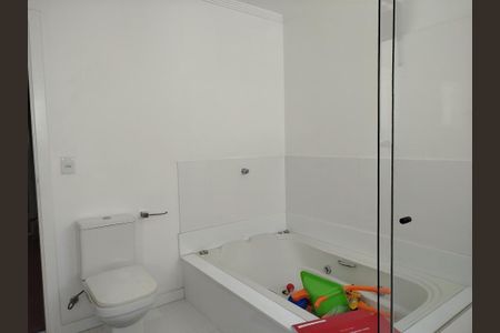 Casa para alugar com 486m², 4 quartos e 9 vagasBanheiro - suíte 4 