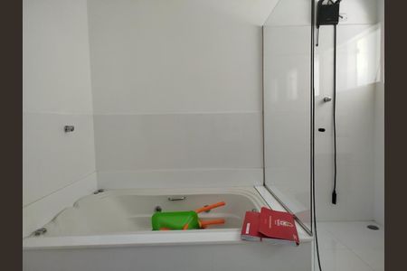 Casa para alugar com 486m², 4 quartos e 9 vagasBanheiro - suíte 4 