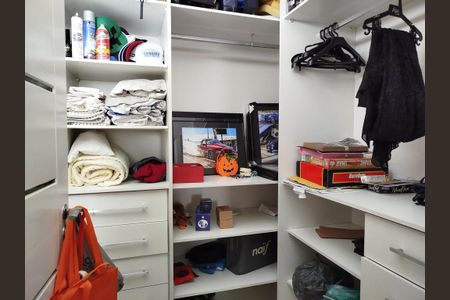 Casa para alugar com 486m², 4 quartos e 9 vagasCloset