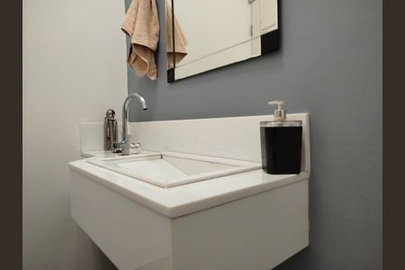 Casa para alugar com 486m², 4 quartos e 9 vagasBanheiro 5 - lavabo