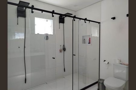 Casa para alugar com 486m², 4 quartos e 9 vagasBanheiro - suíte 1