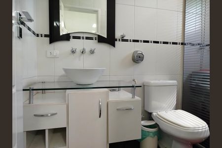 Casa para alugar com 486m², 4 quartos e 9 vagasBanheiro - suíte 2