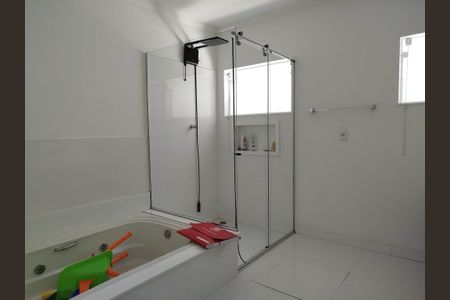 Casa para alugar com 486m², 4 quartos e 9 vagasBanheiro - suíte 4 