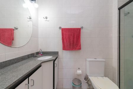 Apartamento à venda com 74m², 2 quartos e 2 vagasBanheiro da Suíte 2