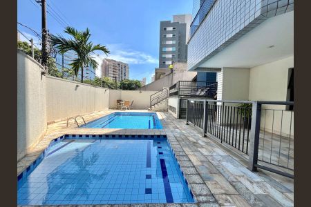 Apartamento à venda com 130m², 4 quartos e 3 vagasÁrea comum - Piscina