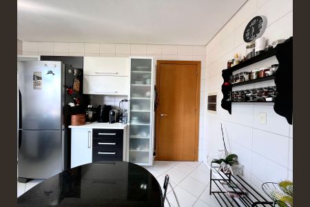 Apartamento à venda com 130m², 4 quartos e 3 vagasCozinha